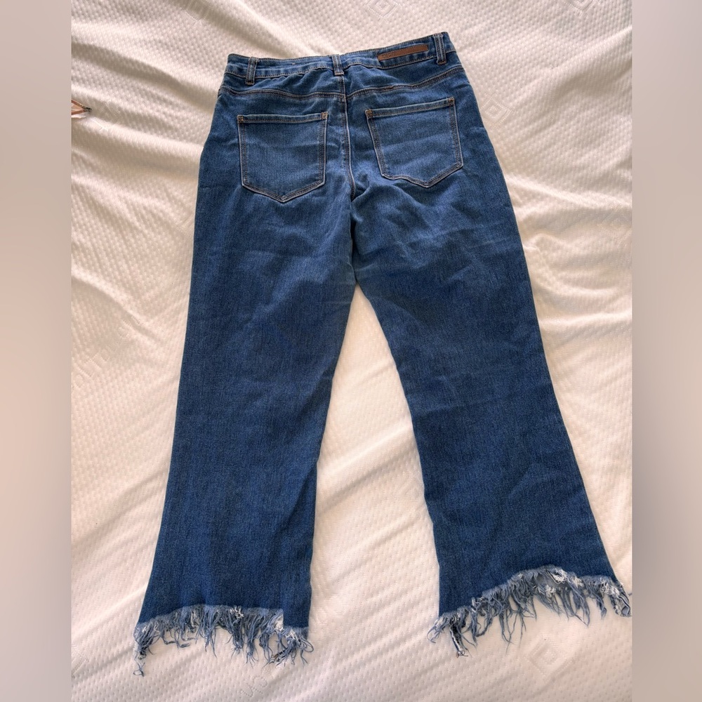 Low Cut Flare Jeans - Picture 2 of 2
